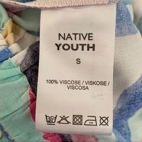 🆕 Native Youth: Wide Leg Short in Abstract Multi Wave Print - Picture 15 of 15